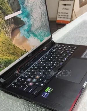 New Laptop MSI Raider GE68HX 13VI-202US 32GB Intel Core i9 SSD 1T