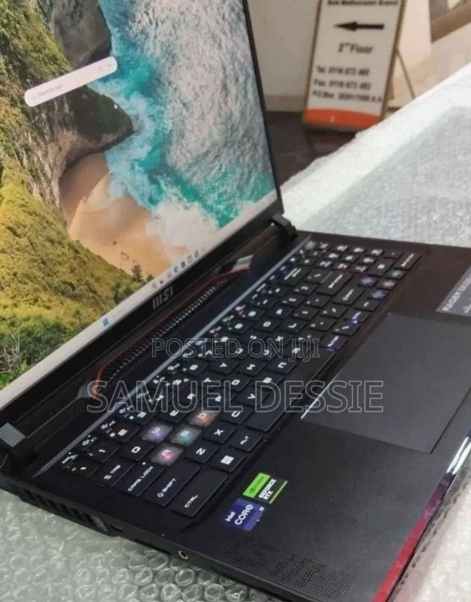 New Laptop MSI Raider GE68HX 13VI-202US 32GB Intel Core i9 SSD 1T