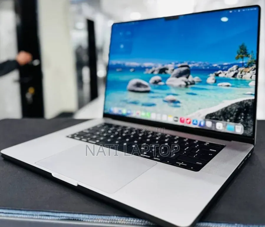 New Laptop Apple MacBook Pro 2021 M1 16GB Apple M1 Pro SSD 512GB