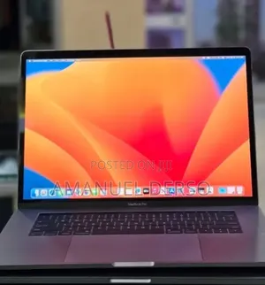 New Laptop Apple MacBook Pro 2017 16GB Intel Core i7 SSD 512GB