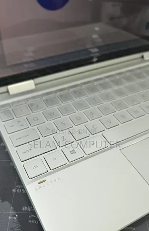 New Laptop HP Spectre X360 8GB Intel Core i7 SSD 512GB