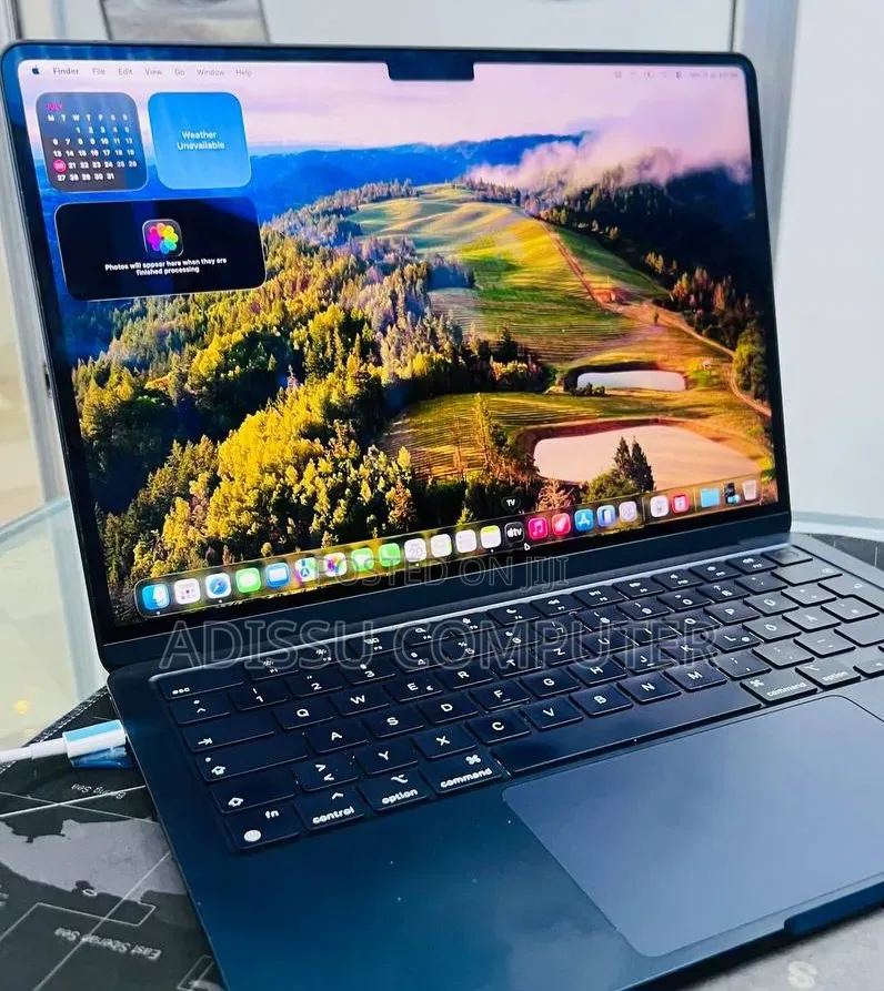 New Laptop Apple MacBook Air 2022 M2 16GB Apple M2 SSD 512GB