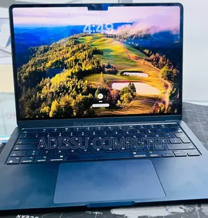 New Laptop Apple MacBook Air 2022 M2 16GB Apple M2 SSD 512GB