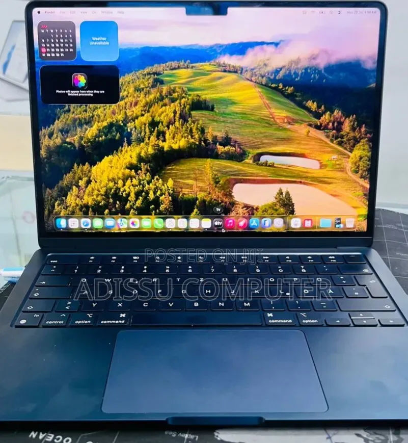 New Laptop Apple MacBook Air 2022 M2 16GB Apple M2 SSD 512GB