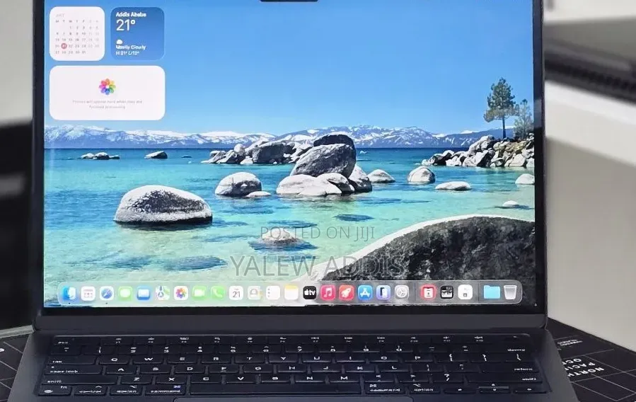 New Laptop Apple MacBook Air 2022 M2 8GB AMD A10 SSD 256GB