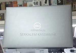 New Laptop Dell Precision 15 3520 16GB Intel Core i7 SSD 512GB