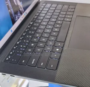 New Laptop Dell Precision 15 3520 16GB Intel Core i7 SSD 512GB