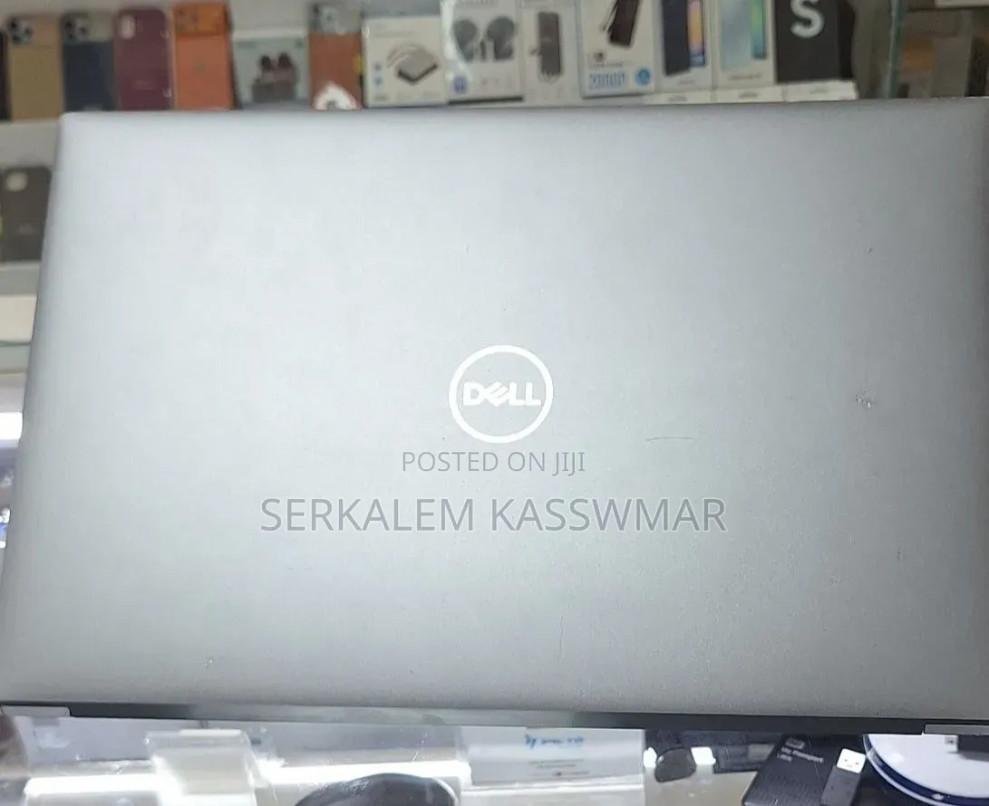 New Laptop Dell Precision 15 3520 16GB Intel Core i7 SSD 512GB