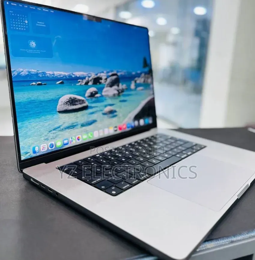 New Laptop Apple MacBook Pro 2021 M1 16GB Intel Core i7 SSD 512GB