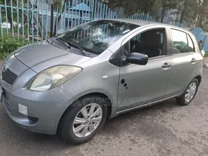 Toyota Yaris 2009 Gray