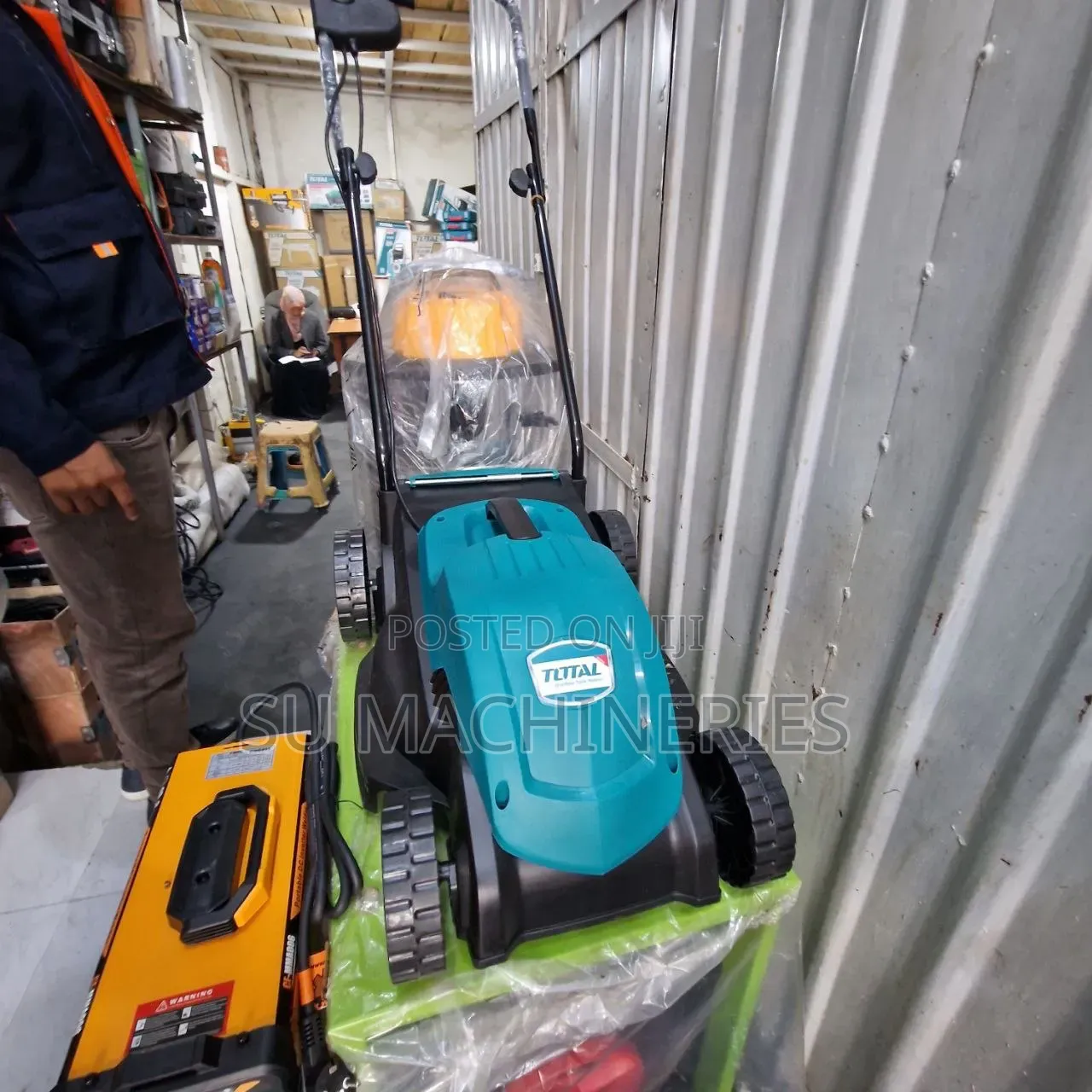 Total: Lawn Mower 1600W