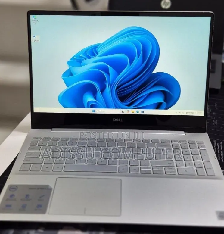 New Laptop Dell Inspiron 14 7415 2-in-1 8GB Intel Core i5 SSD 256GB