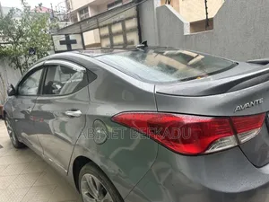 Hyundai Avante 2012 Silver