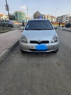 Toyota Vitz 2001 Silver