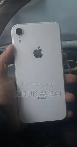 Apple iPhone XR 64 GB White