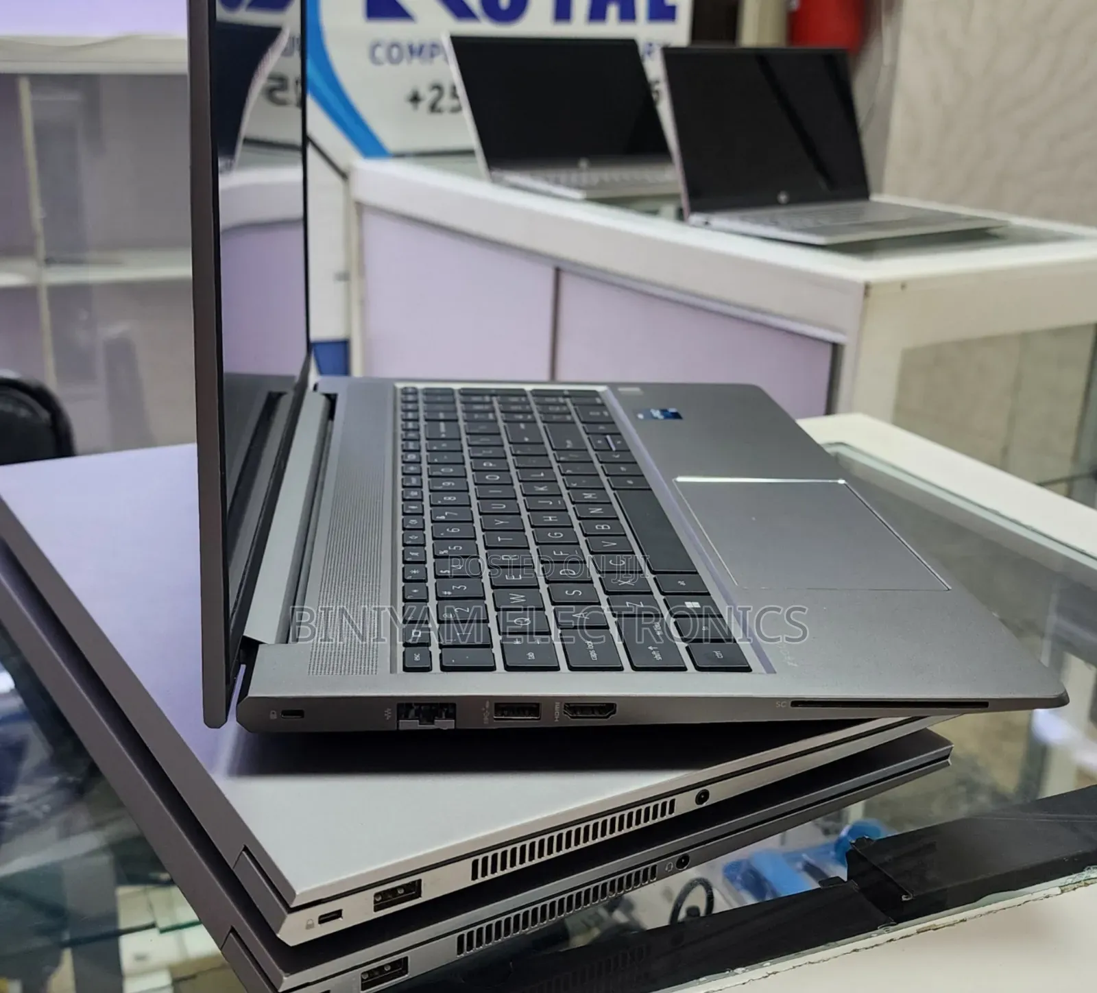 New Laptop HP ZBook 15 32GB Intel Core i9 SSD 512GB