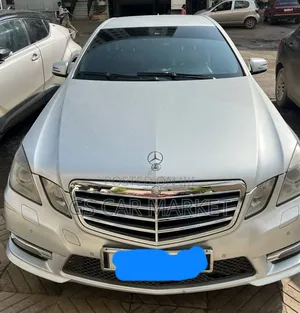 Mercedes-Benz E200 2014 Silver