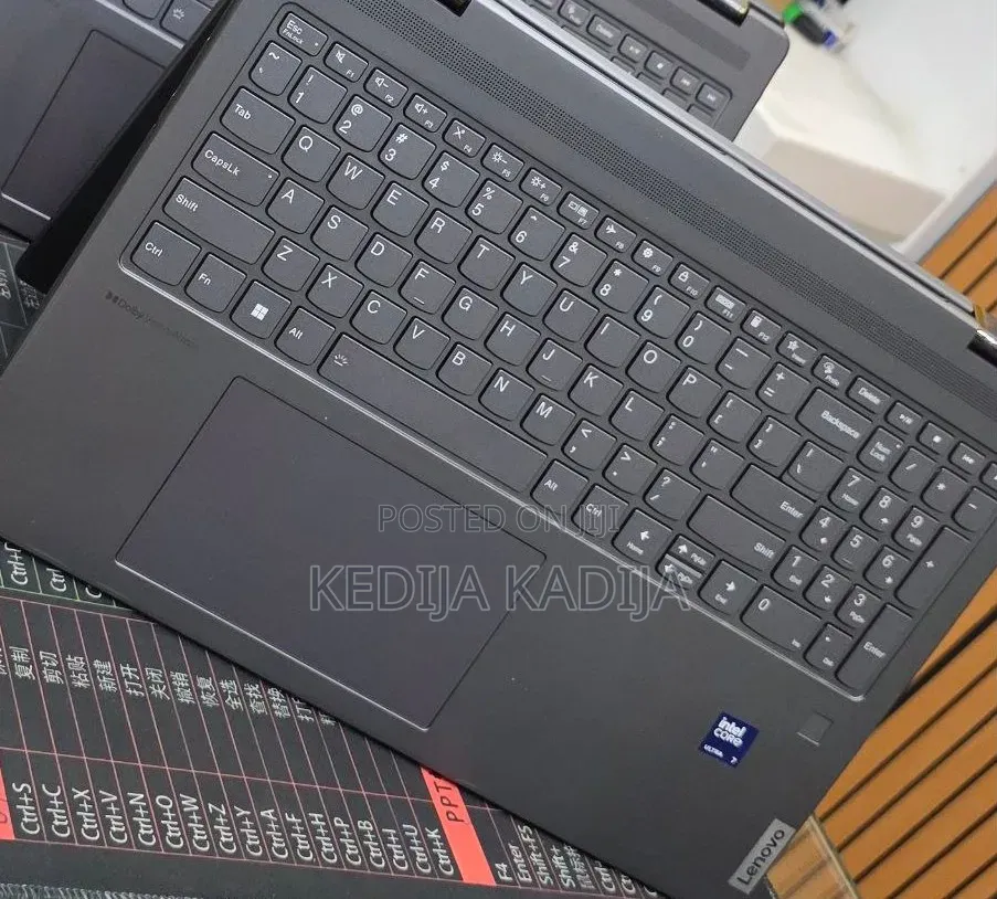 New Laptop Lenovo Yoga 7i 16GB Intel Core Ultra 7 SSD 512GB