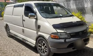 Toyota HiAce 2005 Silver