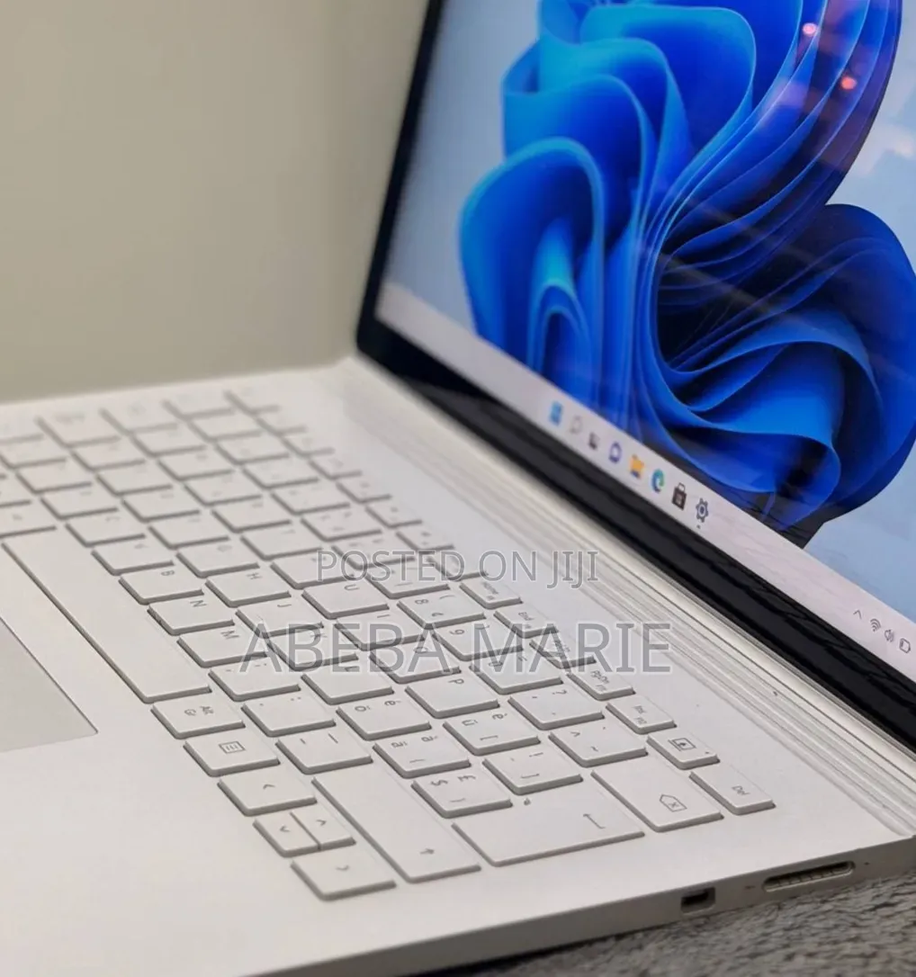 New Laptop Microsoft Surface 16GB Intel Core i5 SSD 512GB