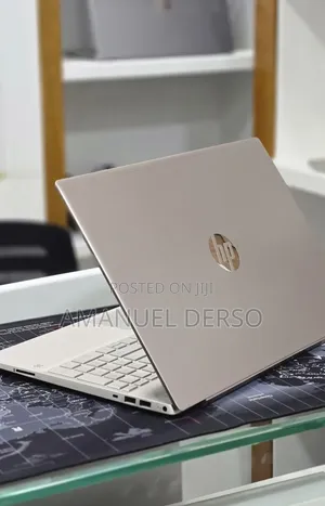New Laptop HP Pavilion 15 8GB Intel Core i5 SSD 512GB