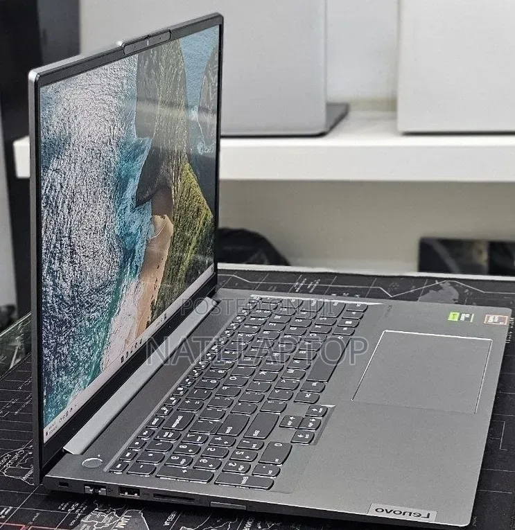 New Laptop Lenovo 32GB AMD Ryzen 7 SSD 512GB