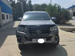 Toyota Hilux 2020 Gray