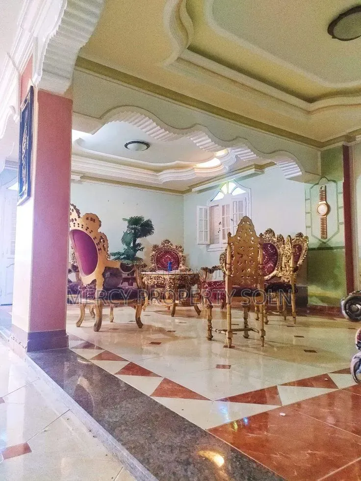 Furnished 6bdrm House in Bole for sale