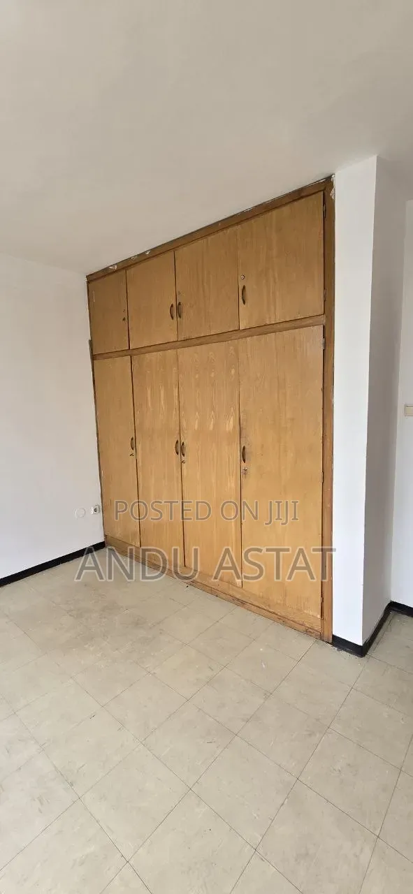 Furnished 3bdrm Apartment in Apartment, Yeka for sale