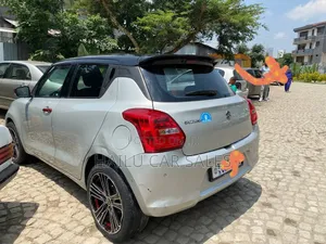 Suzuki Swift 2021 Silver