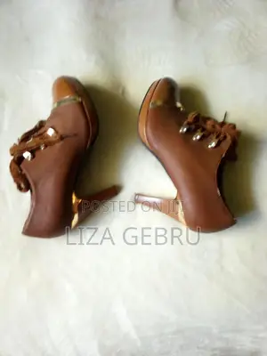 Women Shoes.Size 35