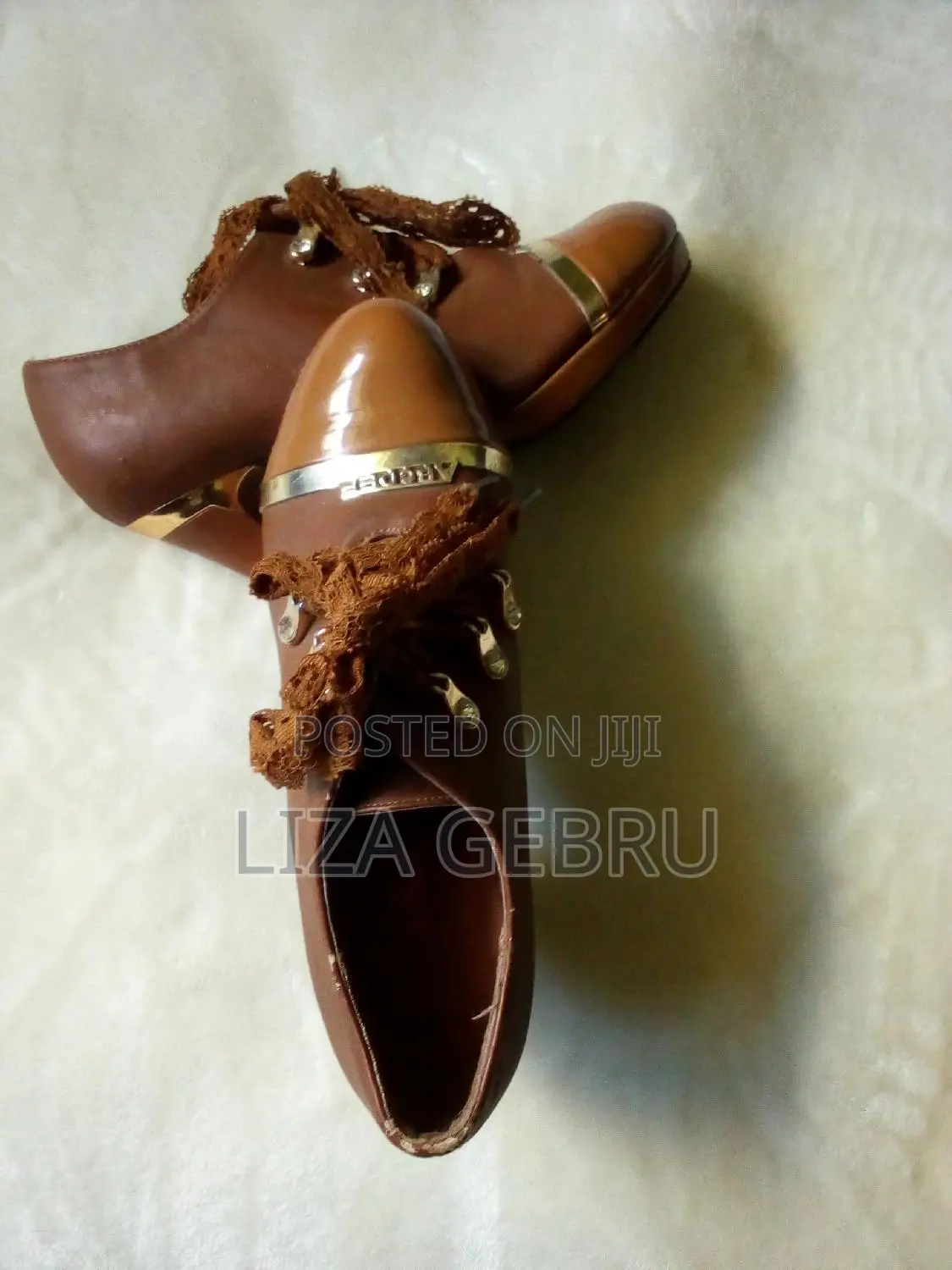 Women Shoes.Size 35