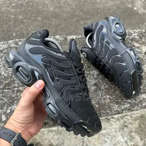 Nike Tn Black Cat High Master Quality Smooth Sneakers Made in Vietnam