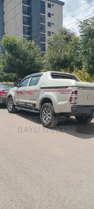 Toyota Hilux 2015 Silver