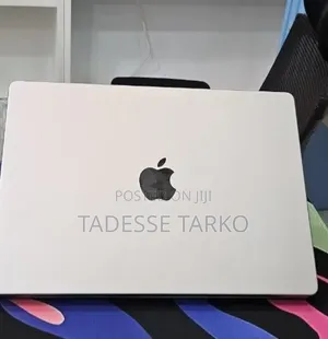 New Laptop Apple MacBook Pro 2023 M3 8GB Apple M3 Pro SSD 512GB