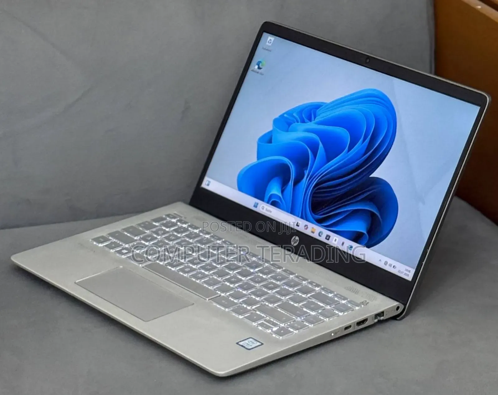 New Laptop HP Pavilion 15 8GB Intel Core i5 HDD+SSD 256GB