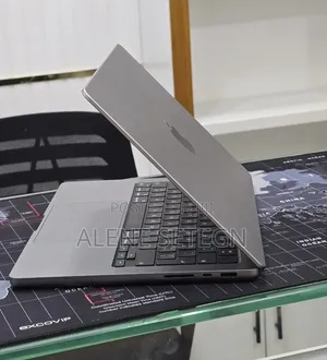 New Laptop Apple MacBook Pro 2021 M1 32GB Apple M1 Pro SSD 512GB