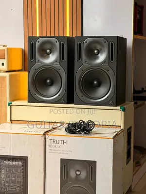 Studio Monitor Behringer Truth