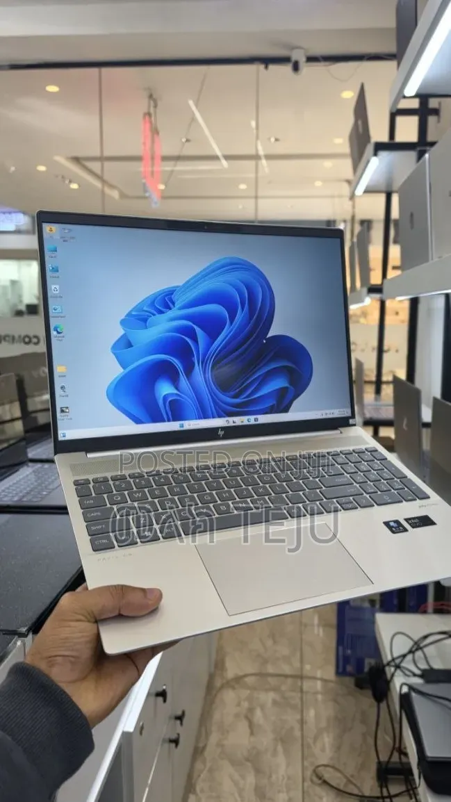 New Laptop HP Pavilion 15 16GB Intel Core Ultra 7 SSD 1T
