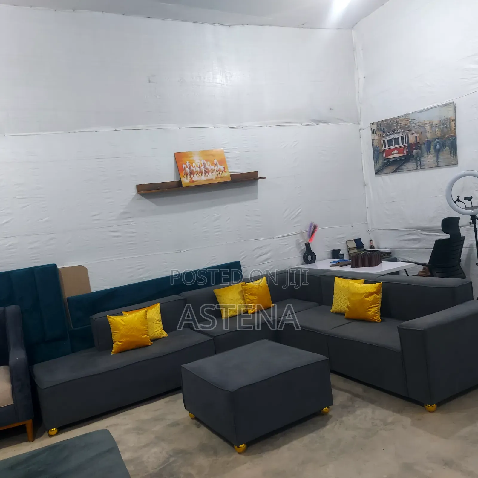 On Hand Yehone Sofa