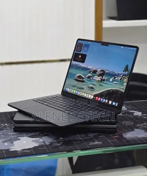 New Laptop Apple MacBook Air 2024 M3 16GB Apple M4 SSD 256GB