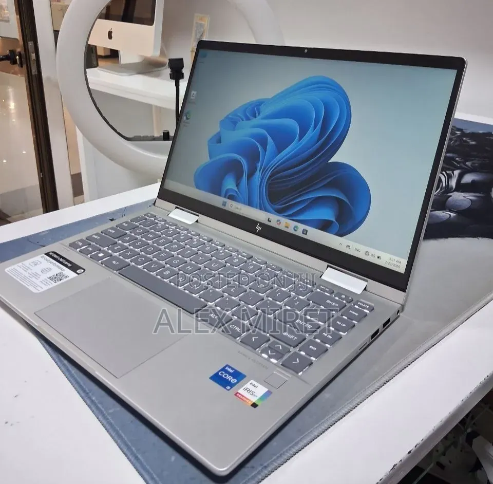 New Laptop HP Envy x360 8GB Intel Core i5 SSD 512GB