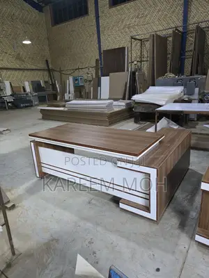 Executive Table / የቢሮ ጠረዼዛ
