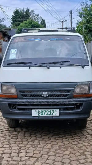 Toyota HiAce 1992 White