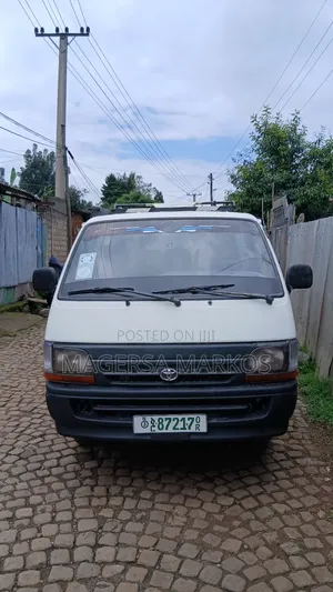 Toyota HiAce 1992 White