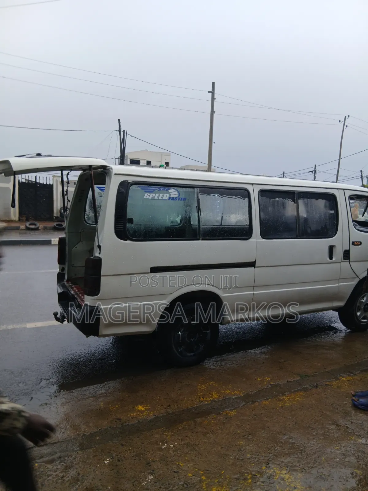 Toyota HiAce 1992 White