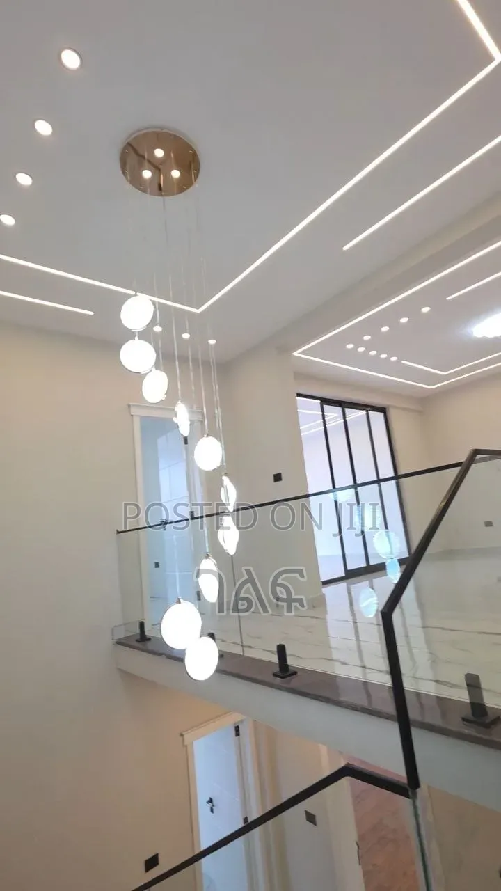 8bdrm House in 🏡 ለሽያጭ የቀረበ – ዘመናዊ, Bole for sale