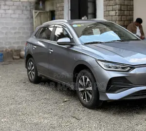 New BYD E2 43 kWh 94 hp FWD 2025 Silver