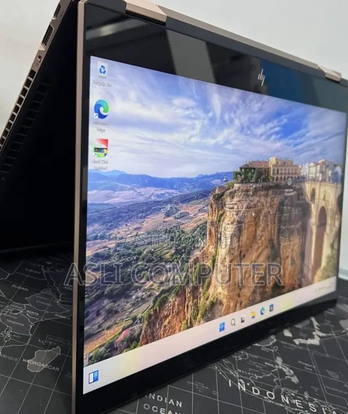 New Laptop HP Spectre 16GB Intel Core i7 SSD 512GB