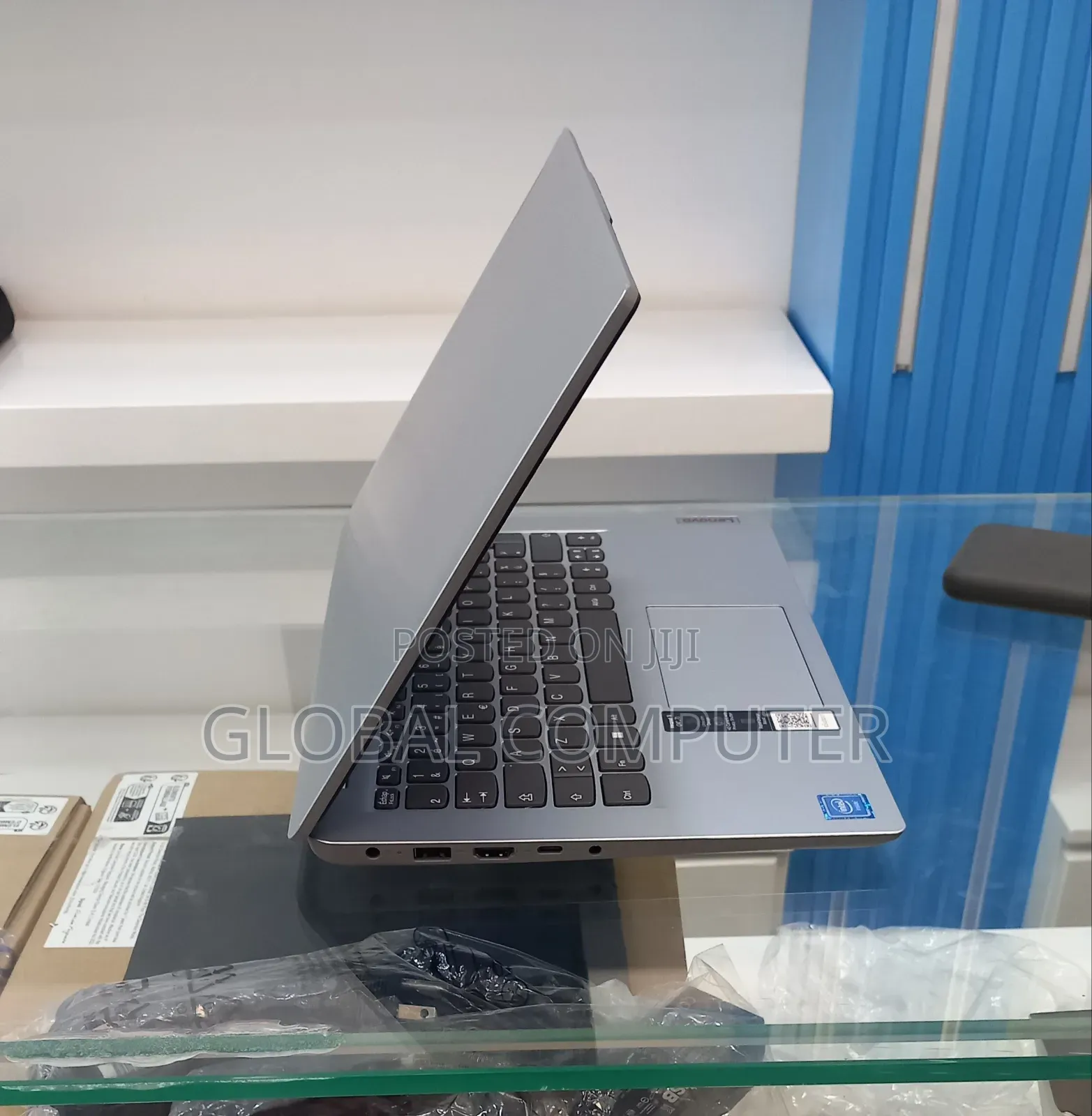 New Laptop Lenovo IdeaPad U310 4GB Intel Core 2 Duo HDD 500GB